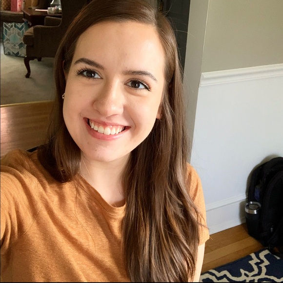 Meet your Posher, Hannah - Picture 1 of 1